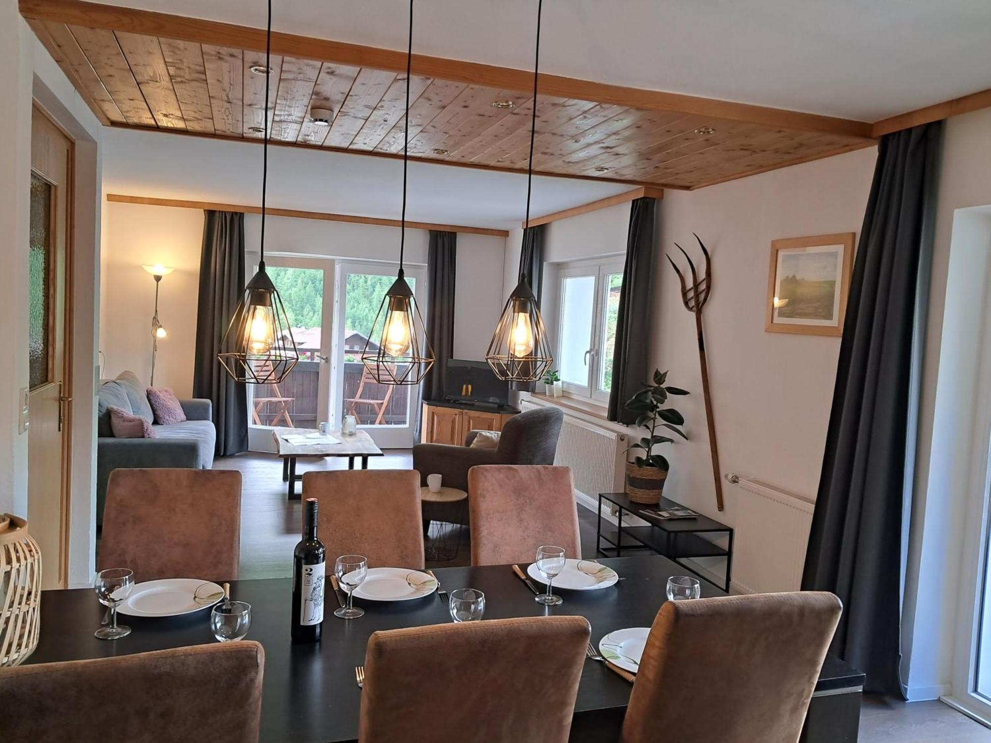 Ferienhaus Enzian Pragraten Ruang foto