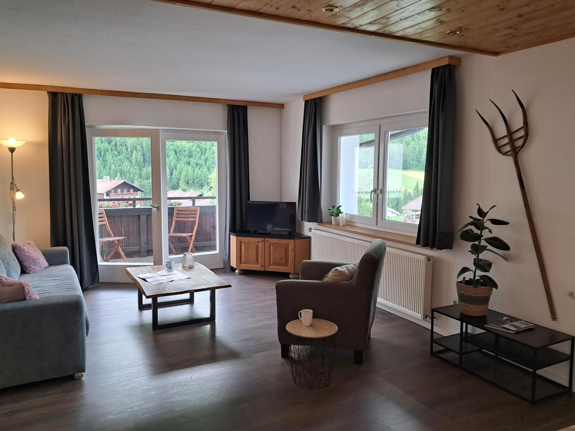 Ferienhaus Enzian Pragraten Ruang foto
